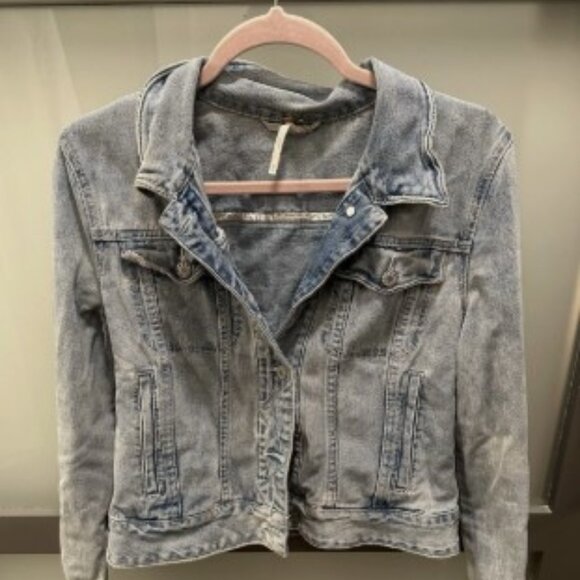 Free people Light Blue Denim Jacket Collared w/ Pockets M - Picture 1 of 4